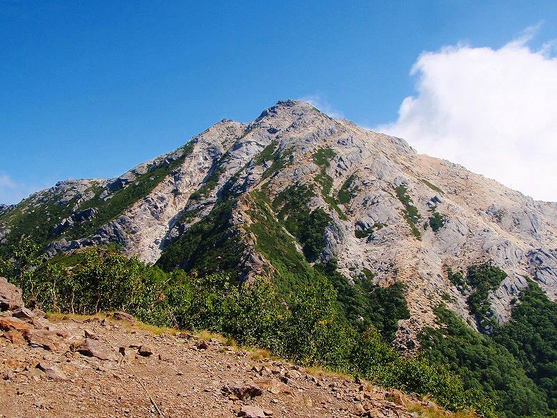 優美で高貴な山容と称される日本百名山・甲斐駒ヶ岳へ