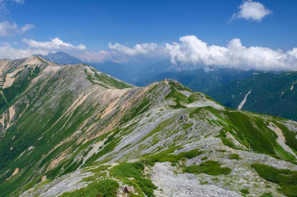 日本二百名山にも選ばれる知られざる名峰・赤牛岳
