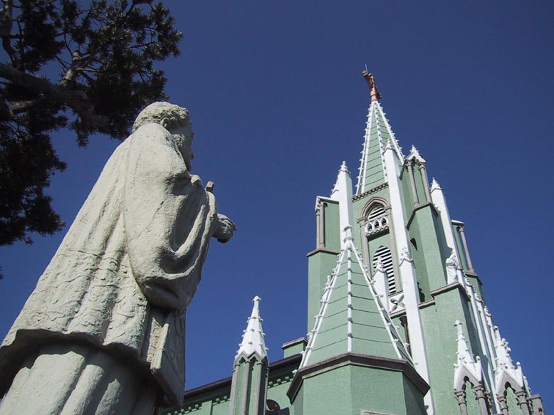 平戸・寺院と教会が見える風景(イメージ)