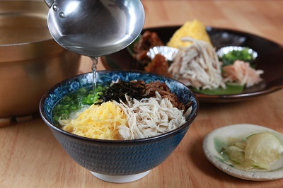 奄美群島の郷土料理の「鶏飯」（イメージ／一例）