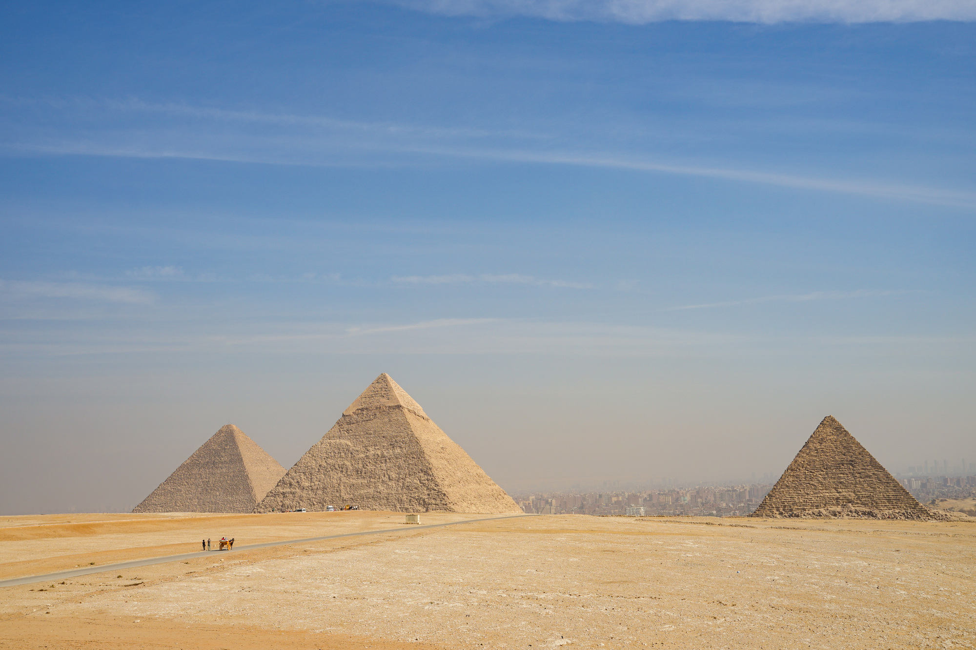 ギザの3大ピラミッド（イメージ）★クフ王のピラミッドは貸切入場★