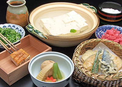 祇園で京湯豆腐の夕食もお楽しみ　※イメージ