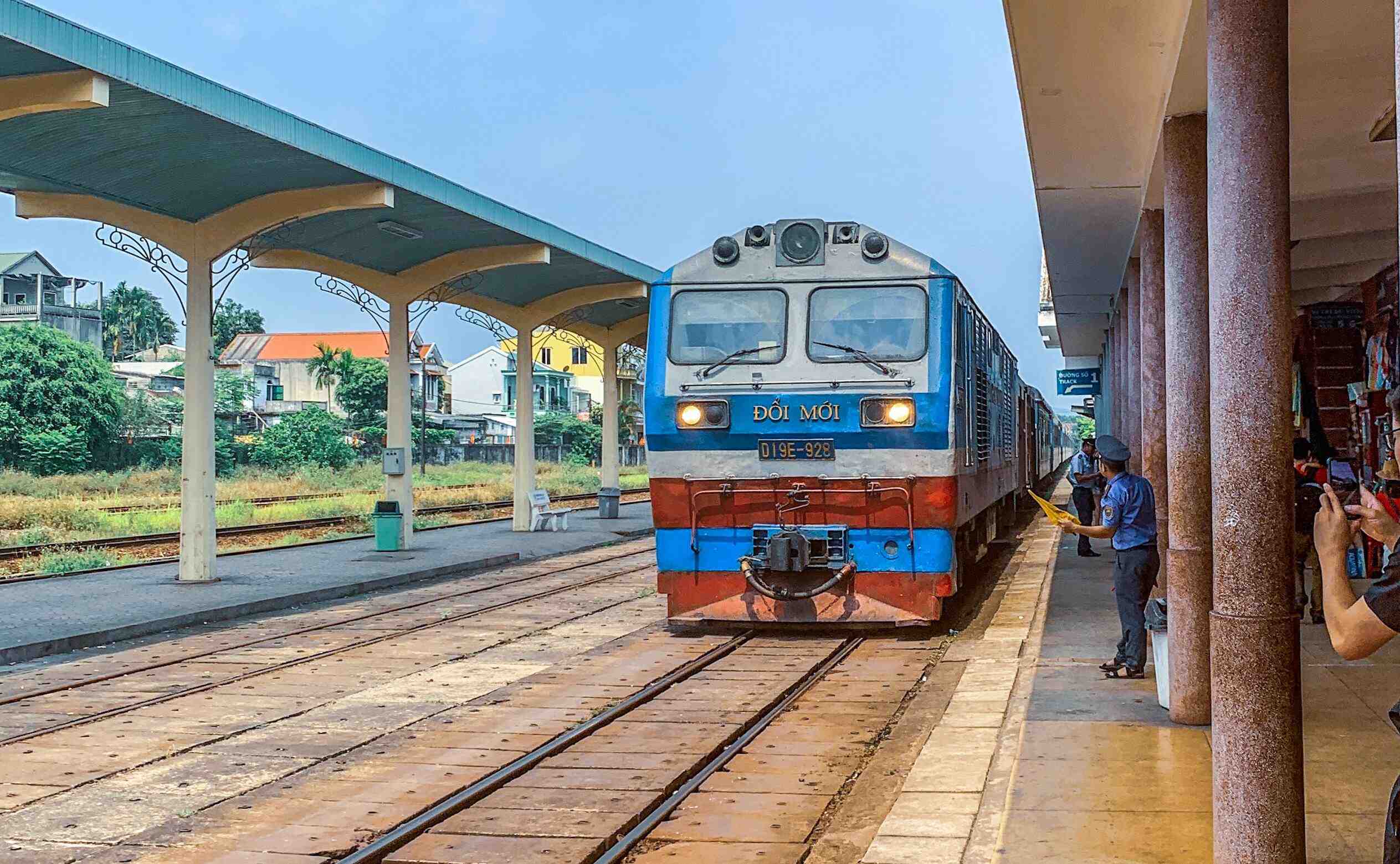 ベトナムを縦断する南北統一鉄道乗車（サイゴン駅〜ビエンホア間　約45分）イメージ