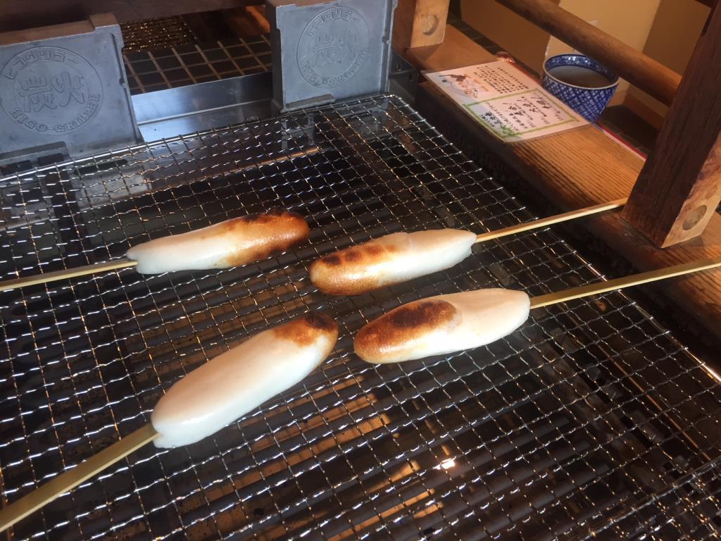 松島では笹かまの手焼き体験付き（一例・イメージ）