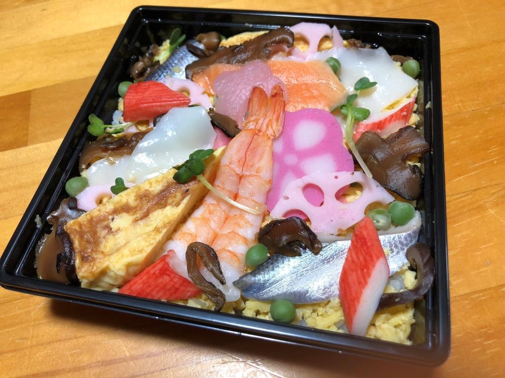 海鮮チラシ弁当の夕食(イメージ)