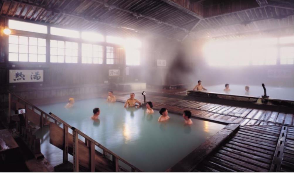 酸ヶ湯温泉旅館のヒバ千人風呂　※イメージ