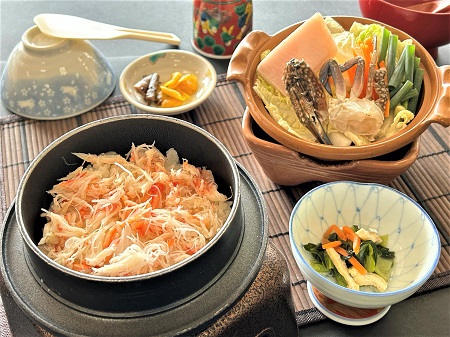 あったか〜い海鮮鍋とカニ釜飯の昼食（イメージ）
