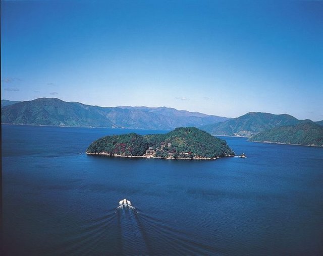 琵琶湖クルーズで行く竹生島（イメージ）