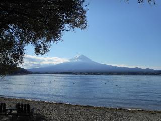河口湖から臨む富士山(イメージ)埼玉県在住・PN：あややん様
