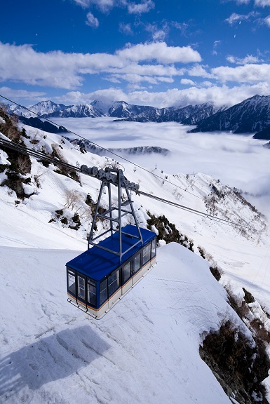 立山ロープウェイ(イメージ)※気象条件により雪景色は見られない場合があります