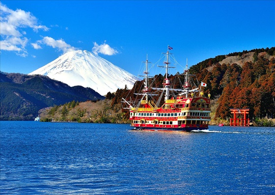 『山梨の名湯・石和温泉に宿泊　様々な角度から望む！富士山10景ハイライト　2日間』