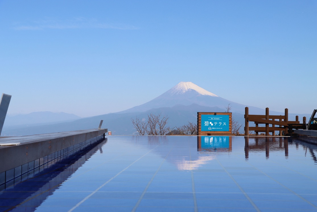 絶景スポット「碧テラス」へ(イメージ)※天候状況により富士山はご覧いただけない場合があります